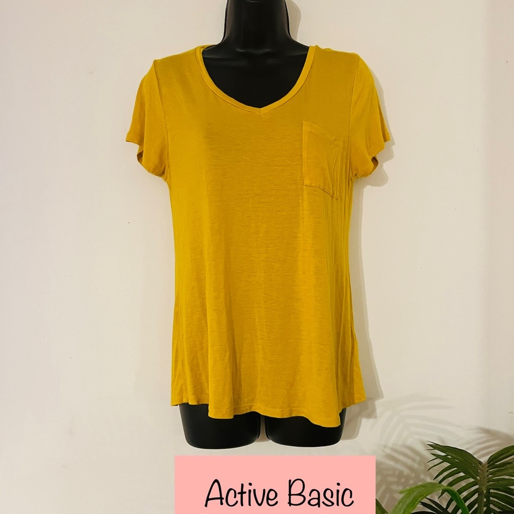 Active basic soft v neck tee with small pocket size Medium mustard color